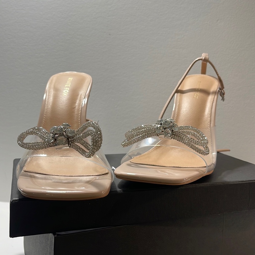 White Fox Bow Tie Heel